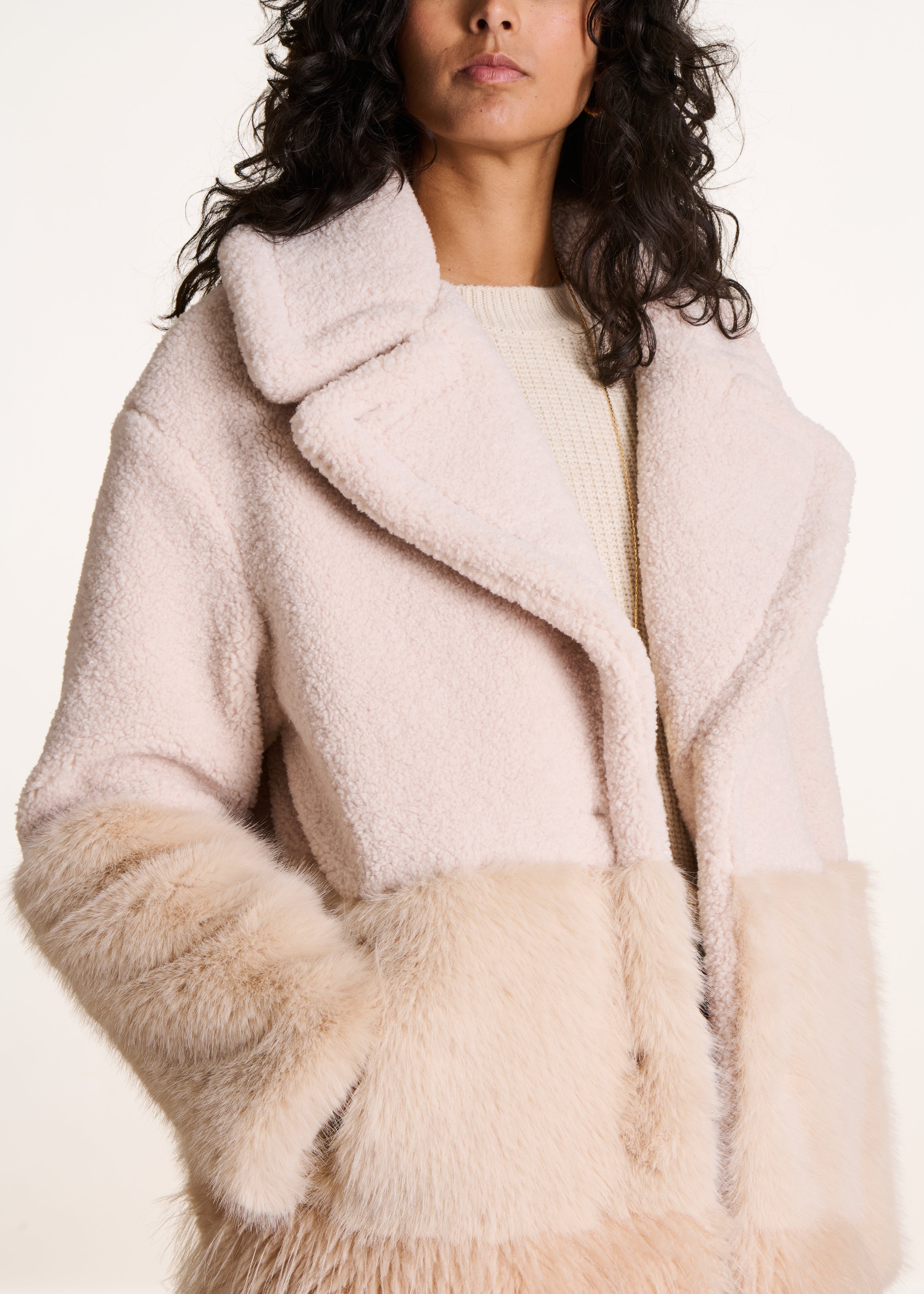 Ecru patchwork imitatiebontjas met lange mouwen